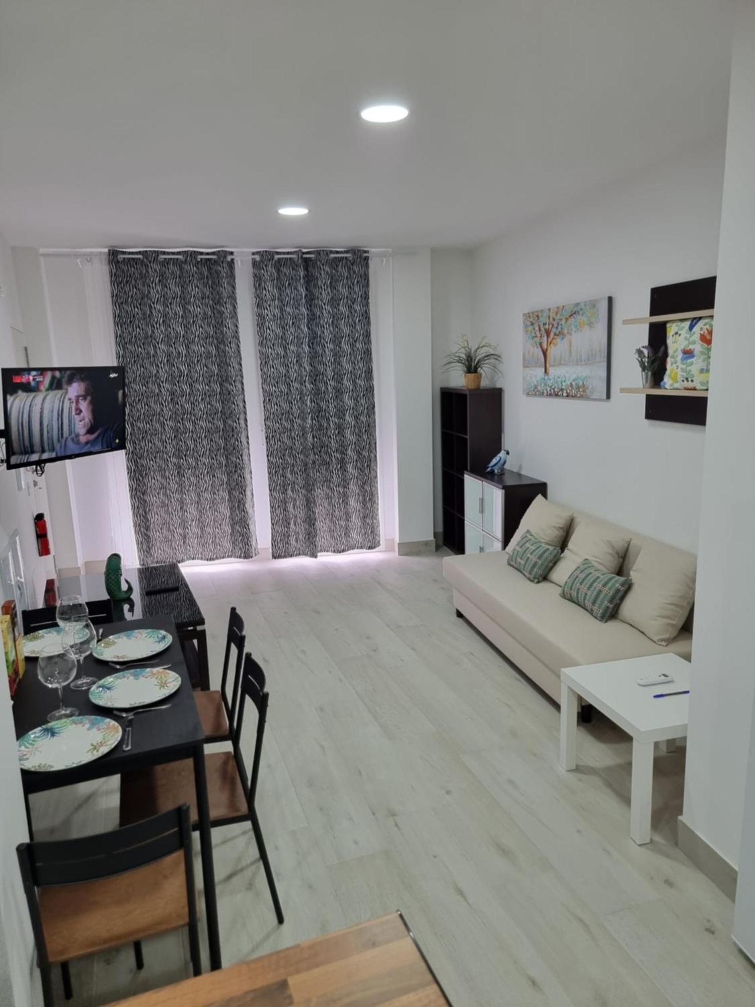 Apartamentos Zanca City Center Free Luggage Storage Málaga Esterno foto