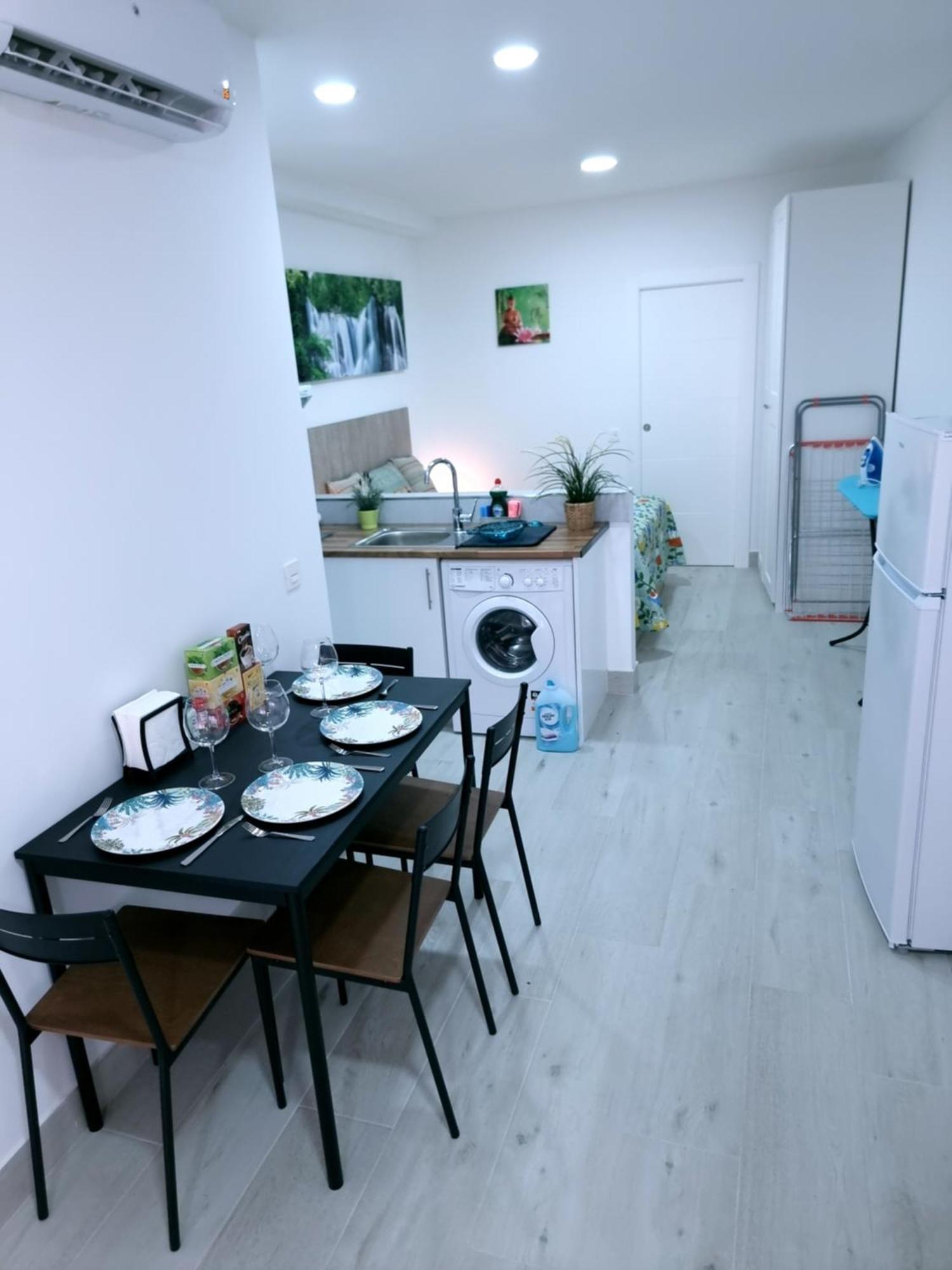 Apartamentos Zanca City Center Free Luggage Storage Málaga Esterno foto